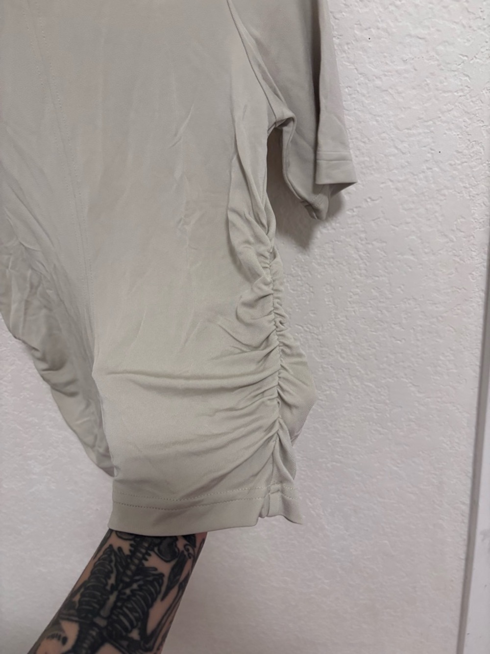 SPANX Sleek Jersey Elbow Sleeve Ruched Top - Picture 5 of 9